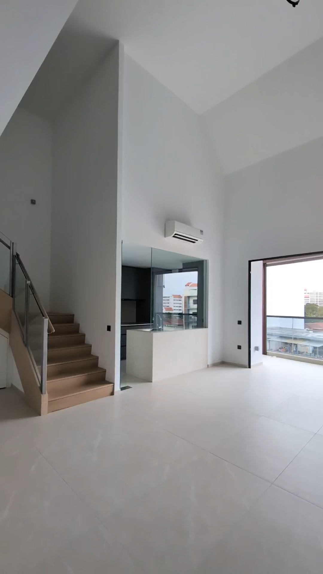 Freehold condo Ranz